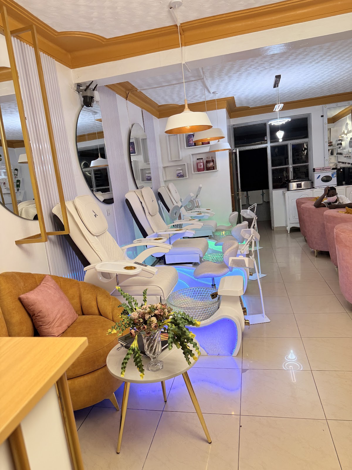 Isaiah Nail Bar